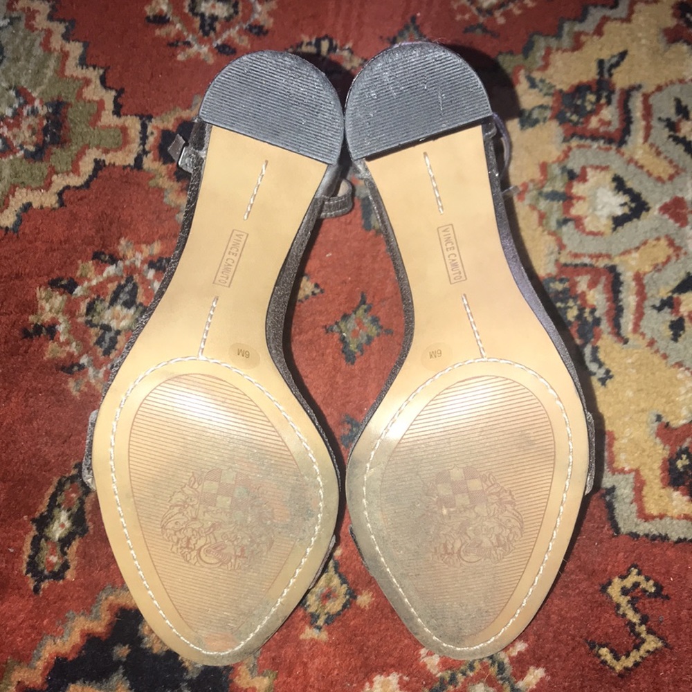 Heels - Picture 8 of 8